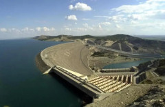 Turkey opens the gates of its largest dam, but not out of fear for the Syrian or Iraqi people